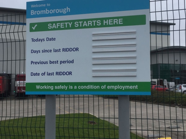 Site safety board, safety signs, freestanding safety sign, site safety signs