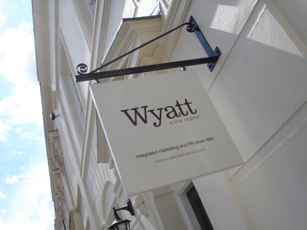 hanging sign, projecting sign, hanging wall sign, double sided sign