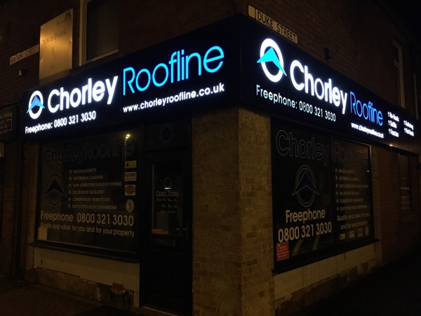 Fret-cut illuminated sign, illuminated sign, sign with lights, lit sign, opticians sign